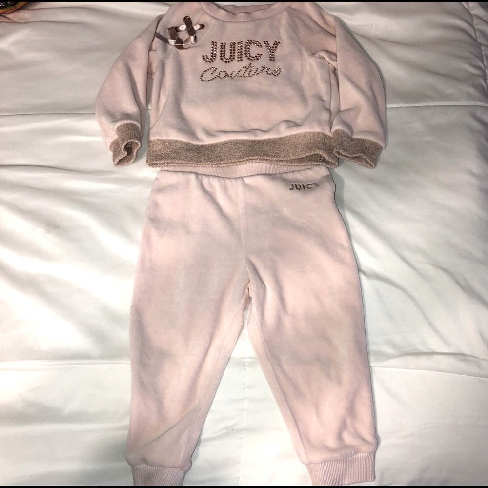 Girls size 18 mos Juicy Couture light pink velour two-piece set 🌻